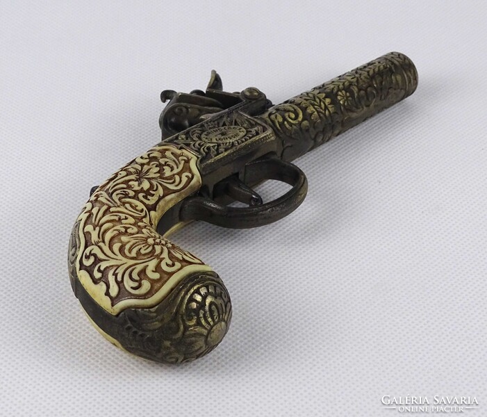 1W949 Kisméretű fém vázas csont markolatos kovás pisztoly replika