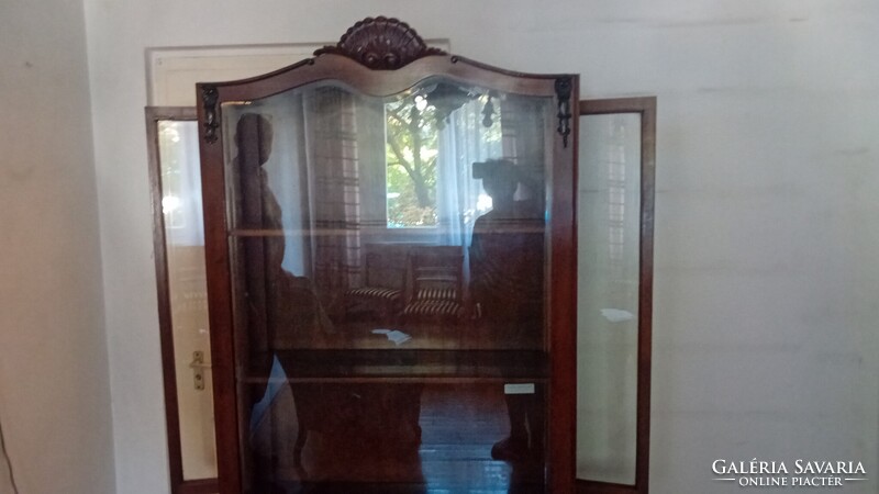 Antik vitrines szekrény