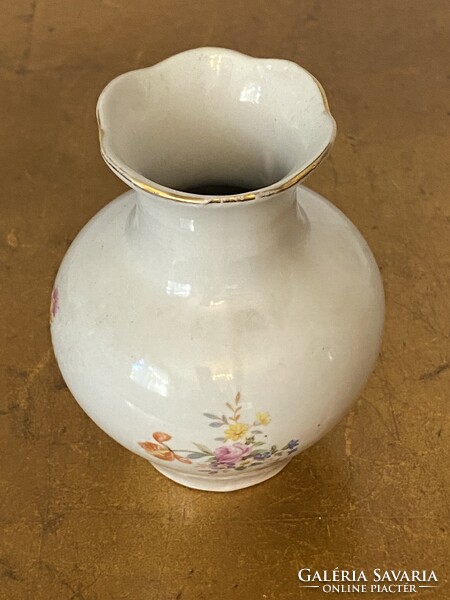 AQUINCUMI PORCELÁN HULLÁMOS SZÁJÚ, APRÓ VIRÁGOS, RETRO VÁZA 13 CM