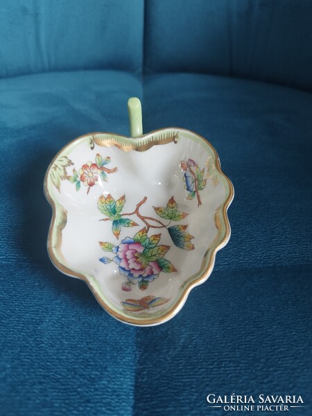 Herendi Viktória Mintás Levél formájú Kínáló