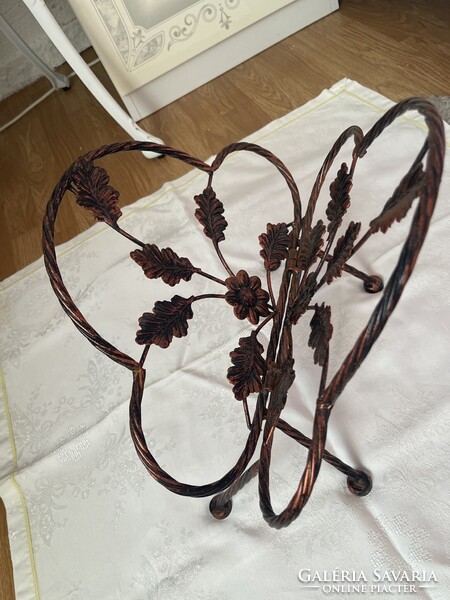 Tündéri összecsukható bronz színű fém újságtartó