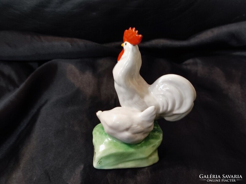 Hajduszoboszlói Emlék  régi Zsolny Kakas tyúkkal porcelán. " Hibás zsolnay  jelzéssel"