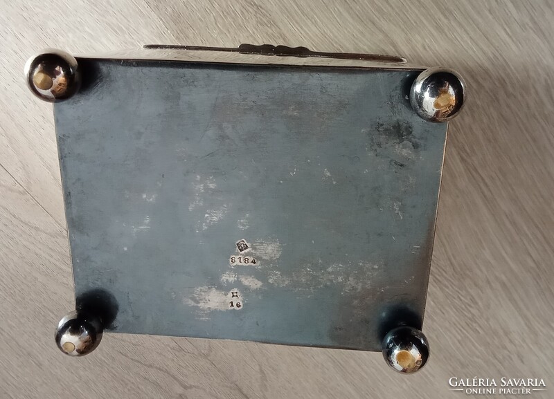 Sandrik-Szandrik szecessziós cukortartó nikkelezüstből, 1900-1910 körül