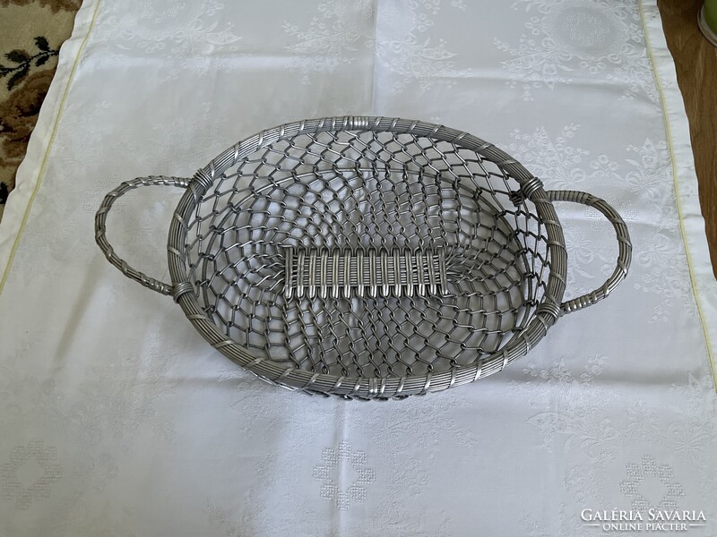 Nagy masszív nagyon jól használható fém kínáló, gyümölcs tartó