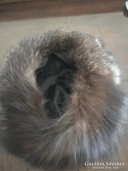 Ezüst róka szőrmesapka