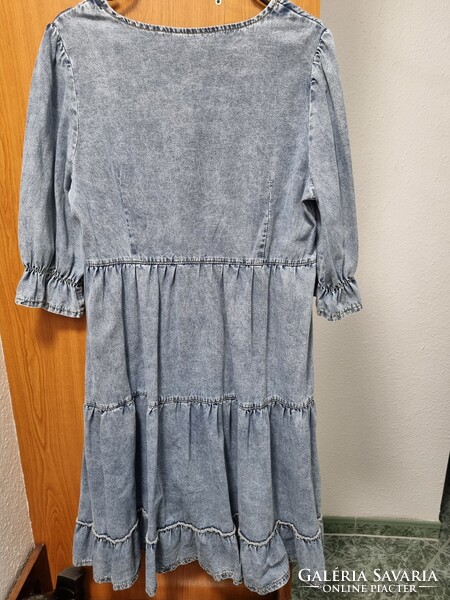 Örök divat! Csinos farmerruha eladó