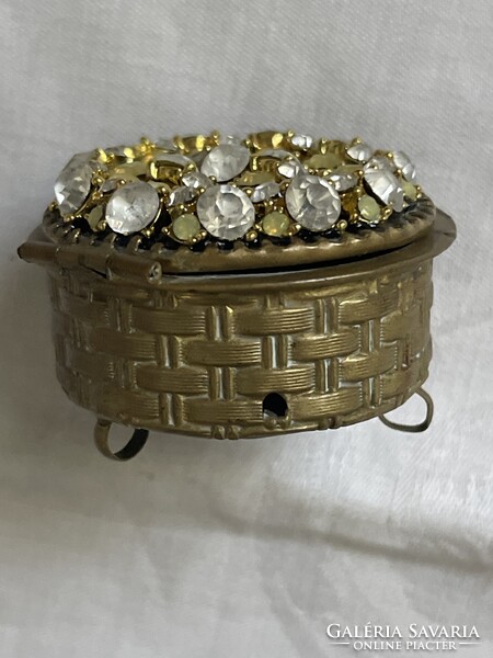 Antik fém dobozka, szelence, sokk kővel, jól záródik.