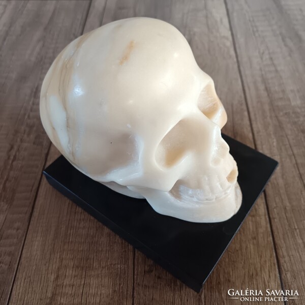 Antik alabástrom faragott koponya / Memento mori