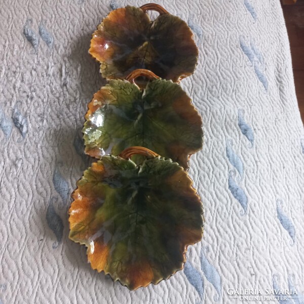 Schütz Cilli: Levélmintás tálkák