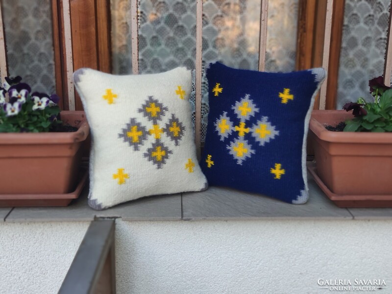 'ÉJFÉLI NAPSÜTÉS' kézzel szőtt díszpárna garnitúra kézzel festett gyapjú fonalból