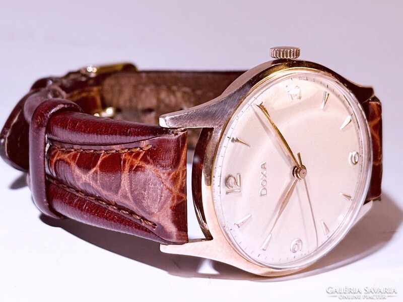 Gyűjteményből hibátlan Arany 14 K Doxa, gyári doboz, Hírsh szíj pontos 36 mm k.n. netto 8.5 gr arany