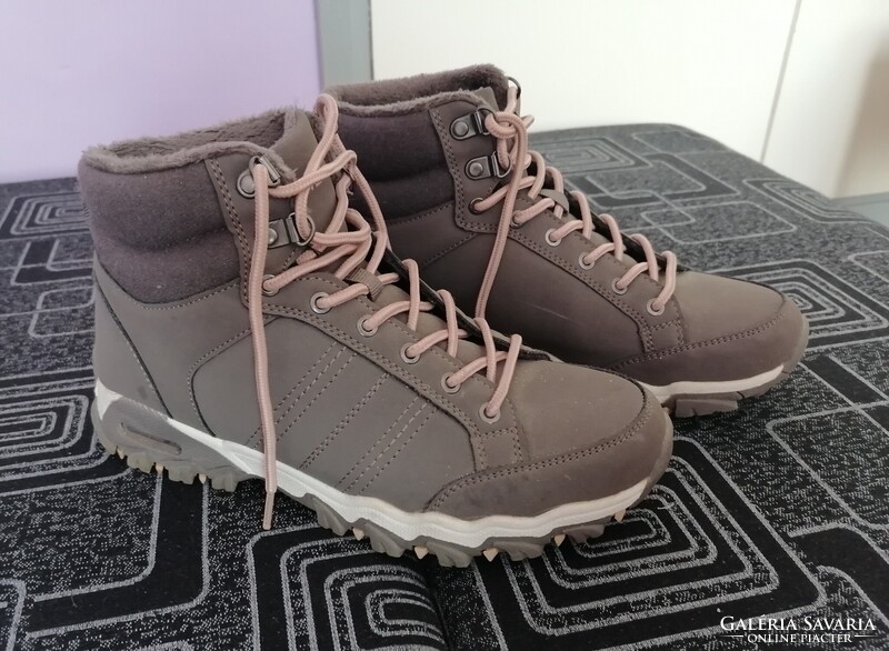 Női téli bakancs