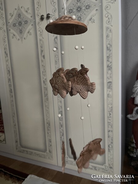 Tündéri egyedi kerámia szélcsengő.