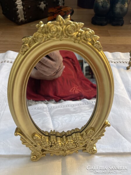 Ovális díszes, rózsás asztali tükör 23*15.5 cm.