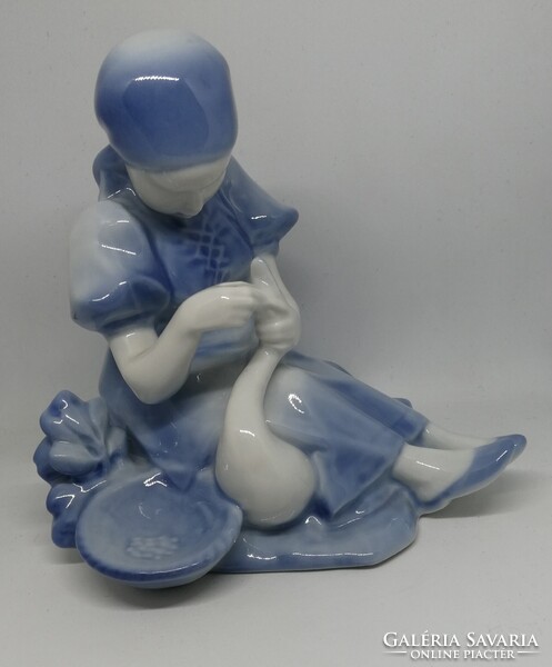 Zsolnay porcelán libatömő lány "RITKA"!