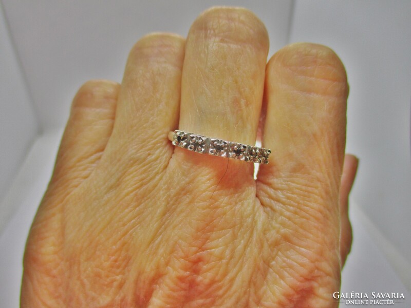 Különleges ezüstgyürü fekete gyémántokkal