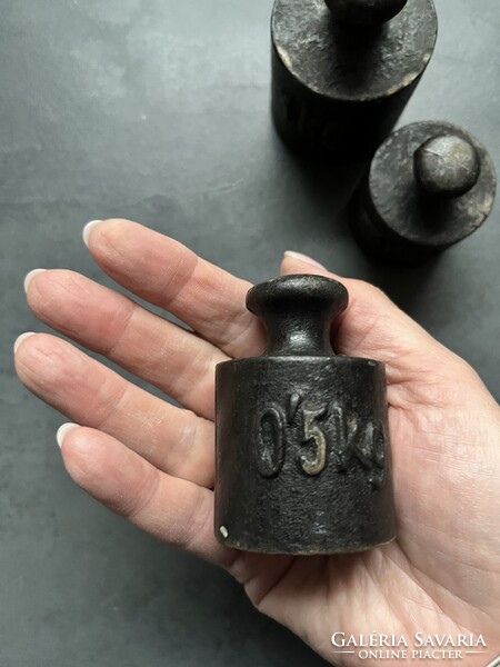 Hitelesített régi öntött vas mázsa , mérleg súlyok 3 db együtt