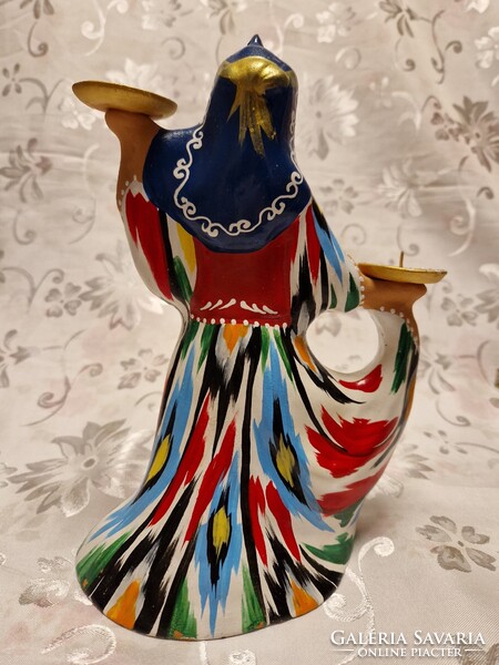 Üzbegisztáni népviseletes szépség kerámia gyertyatartó 24 cm