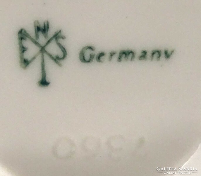 1X655 Régi szív alakú rózsás ENS porcelán bonbonier