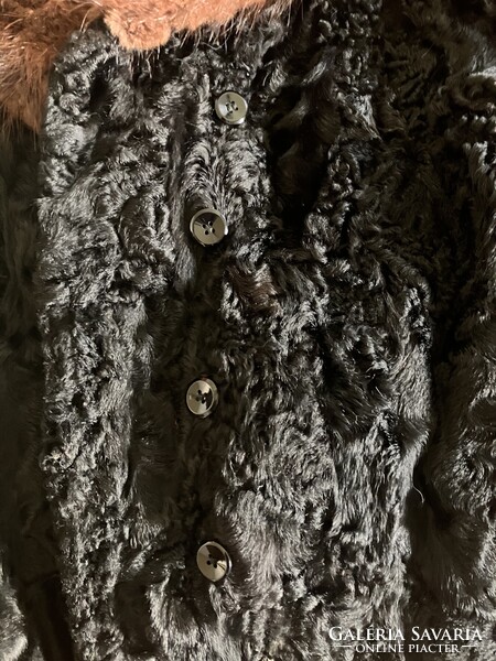 Eladó elegáns vintage perzsabunda