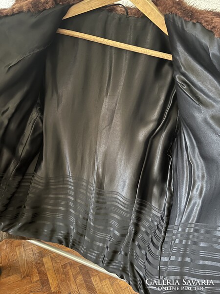 Eladó elegáns vintage perzsabunda