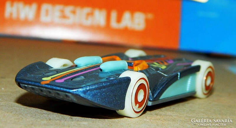 Hot Wheels -- Chevroletor -- hibátlan kisautó -- gyűjteményből !