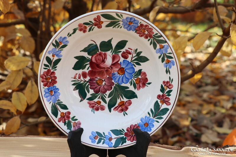 Kispesti kerámia falitányér