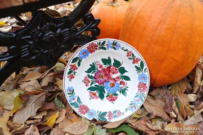 Kispesti kerámia falitányér