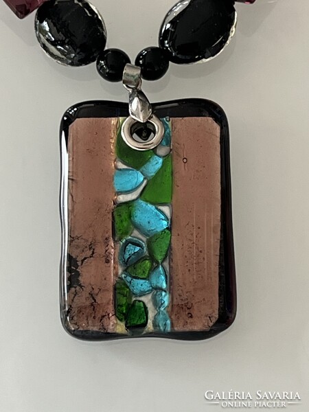 Muránói üveg nyaklánc különleges medállal, 50 cm hosszú