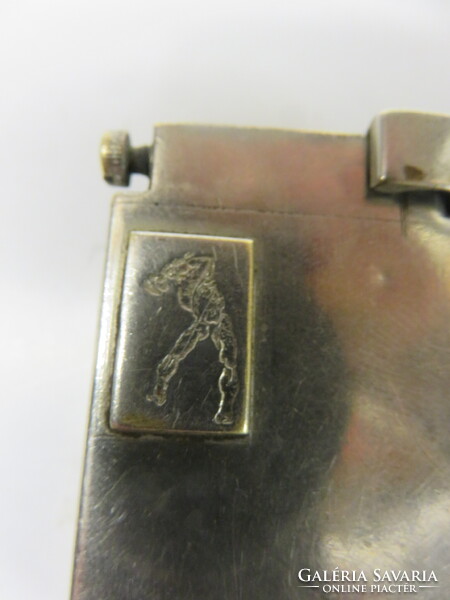 Régi Magyar Nikkelezett Gamma Benzines Öngyújtó "Kalapácsos Munkás"