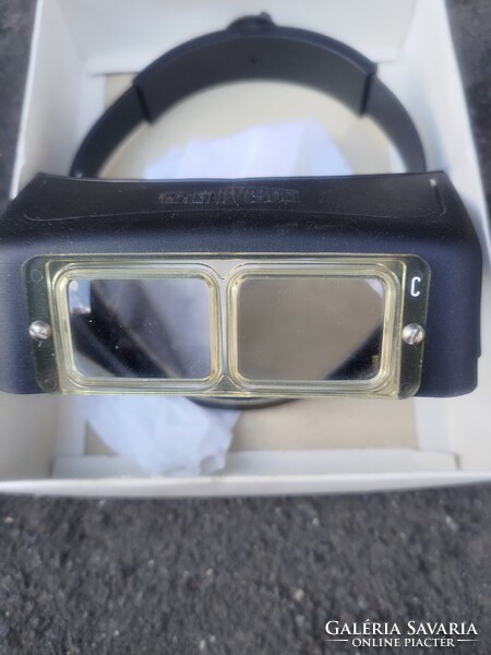 Magnivisor nagyító