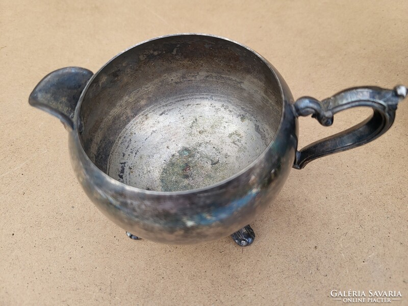 Vintage ezüstözött krémes- vagy tejszínkiöntő, elegáns, díszes lábakon