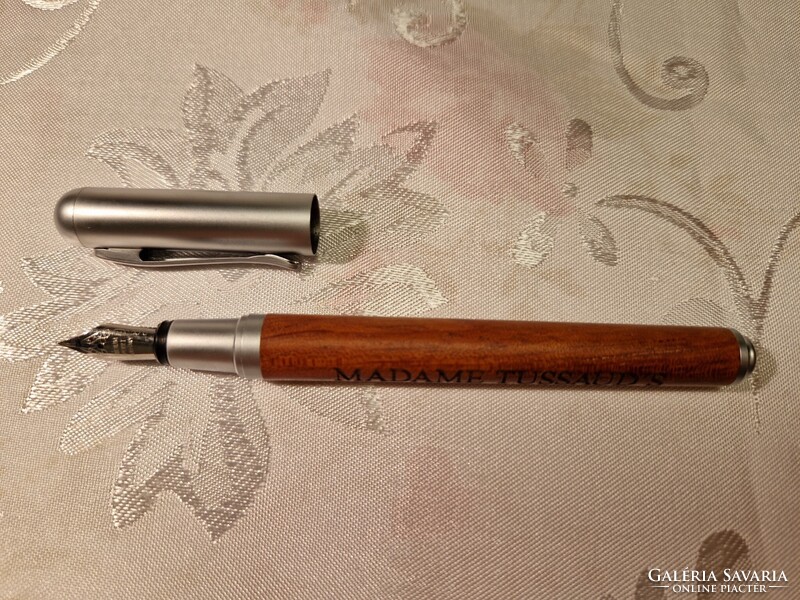 IRIDIUM POINT GERMANY töltőtoll, fa betét, emlék MADAME TUSSAUD'S