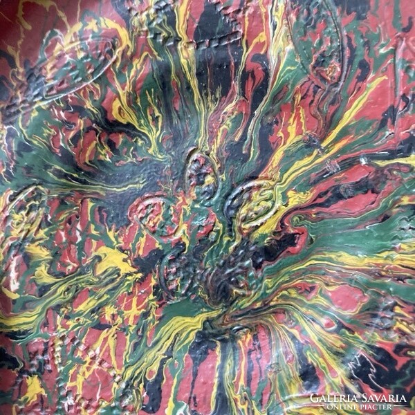 Csorgatott mázas kerámia falitányér - piros