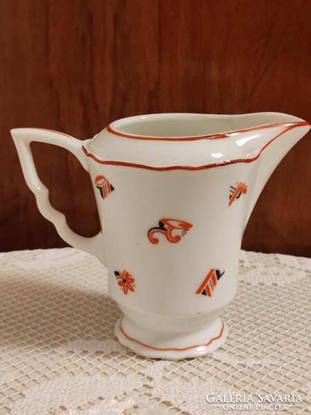 Ritka mintájú Zsolnay kiöntő "selejtes" pecséttel ellátva