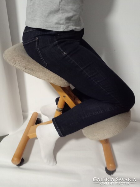 Térdelő szék, térdeplő, kárpitos, egészséges tartás biztosító ülőke