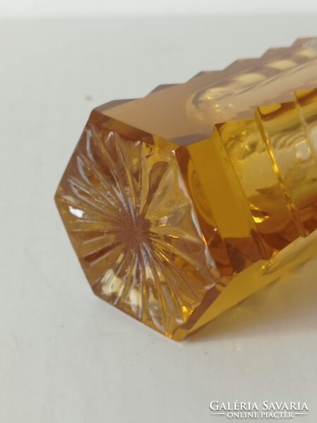 Jelezett Borostyán színű csiszolt üveg váza