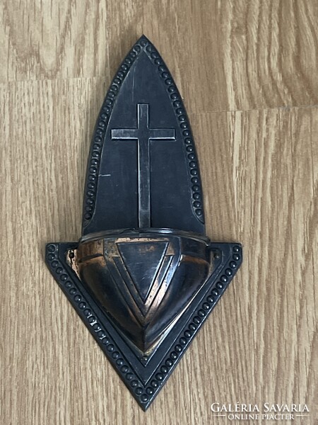 Masszív fém szenteltvíztartó üveg betéttel, jelzett.