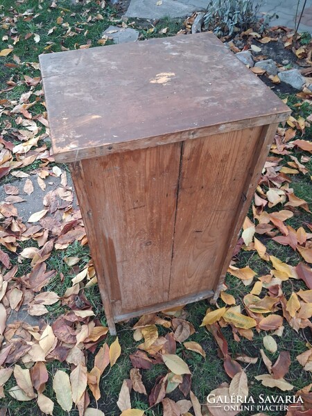 Régi szecesszciós szekrény, éjjeli szekrény