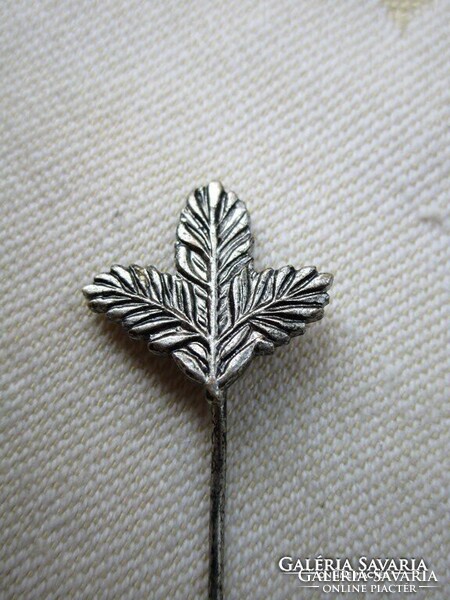 RÉGI FÉM VADÁSZJELVÉNY KITŰZŐ (1)