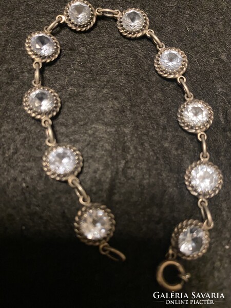 Női ezüstkarkötő, féldrága kövekkel
