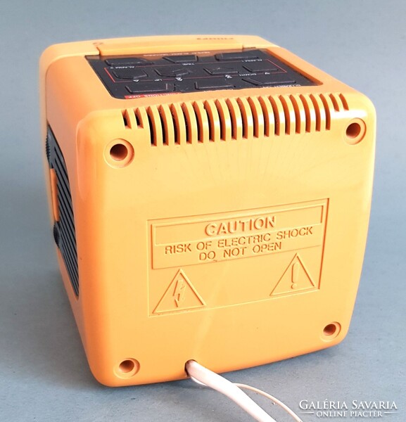 Philips D3110/2 Cube rádiós AM/FM ébresztő óra
