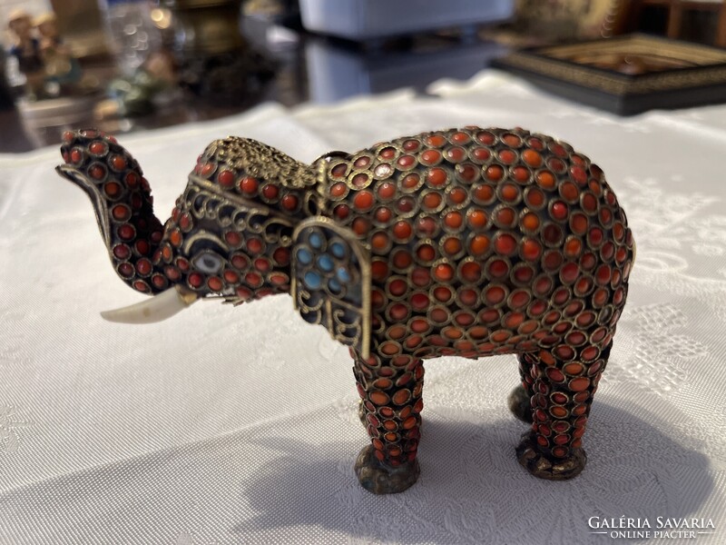 Csodás Kinai szerencse hozó amulett valódi korall és türkisz kövekkel.