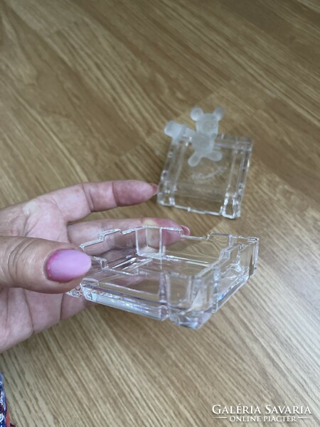 Gyűjtői ritka kristály doboz Micky egérrel Disneylandből hibátlan.