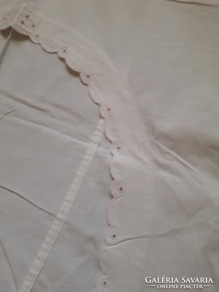 Ágynemű huzat fehér vászon hímzett csipkés tükörpaplan huzat 180x130 cm.