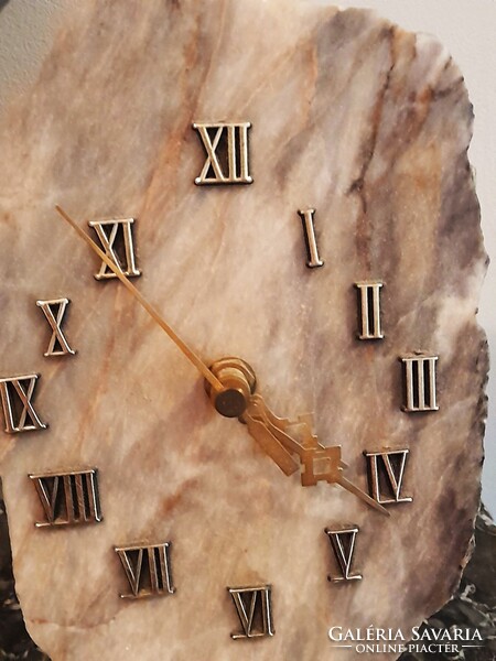 Ritka formájú ÓRA/.ACHÁT ásvány/ működik