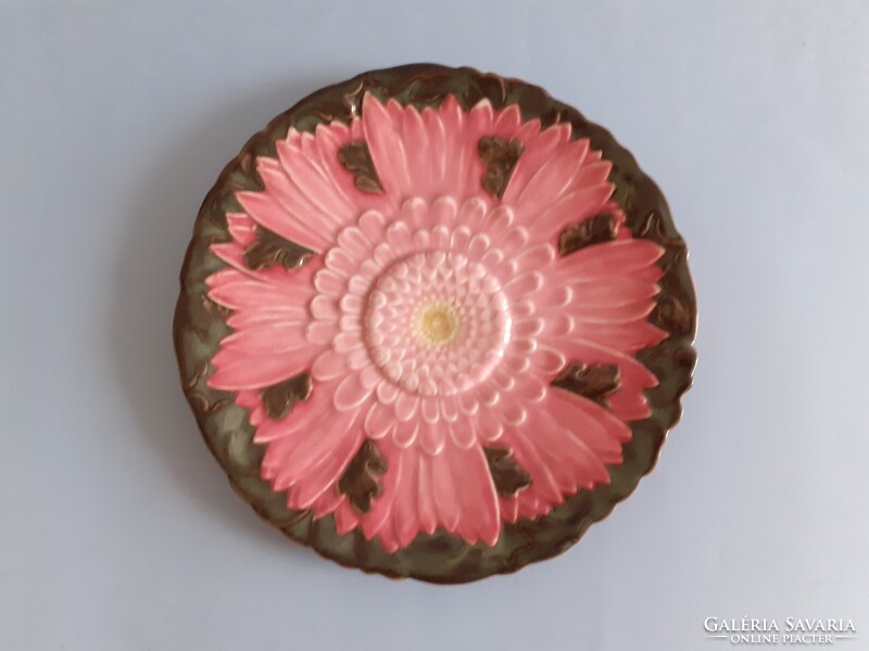 Zsolnay lótuszmintás tányér, 1890 körül