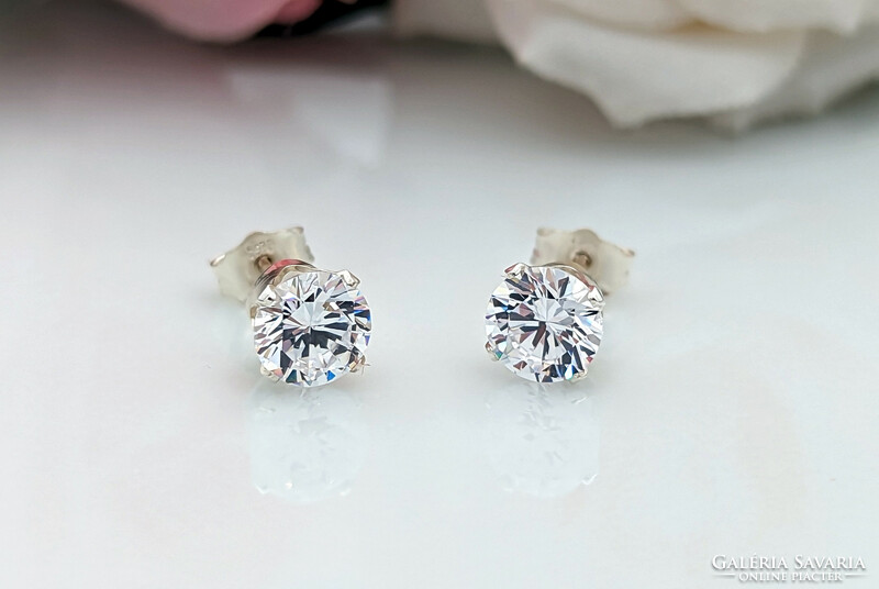4mm Cirkónia kővel díszitett fülbevaló 925 ezüst beszúrós, ékszer ajándékdobozban, gyémánt jellegű