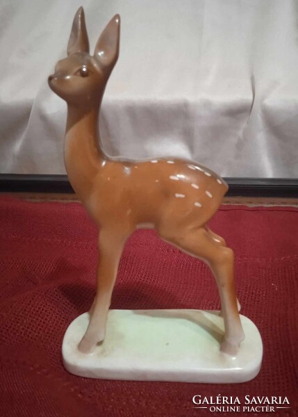 15 cm Made in Hungary beautiful deer in excellent shape ready to be shipped to your destination