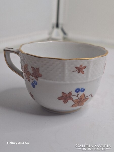 Régi Herendi csésze 6,5 x 4,7 cm-es nem ismerem a mintáját hibátlan